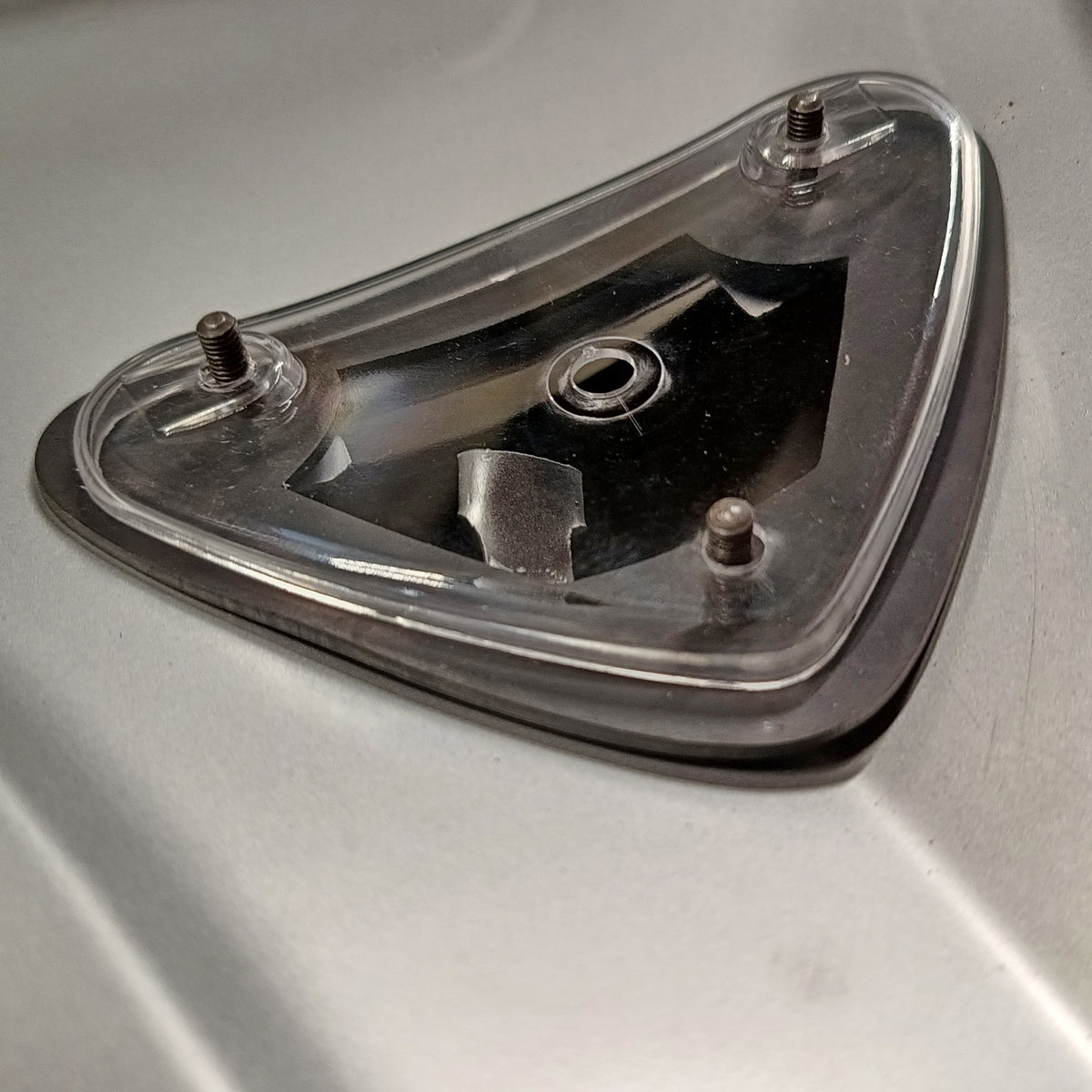 VW Käfer | Plexiglas-Abdeckplatte Kenzeichenleuchte innen | 10/52-07/57 | 111 943 139