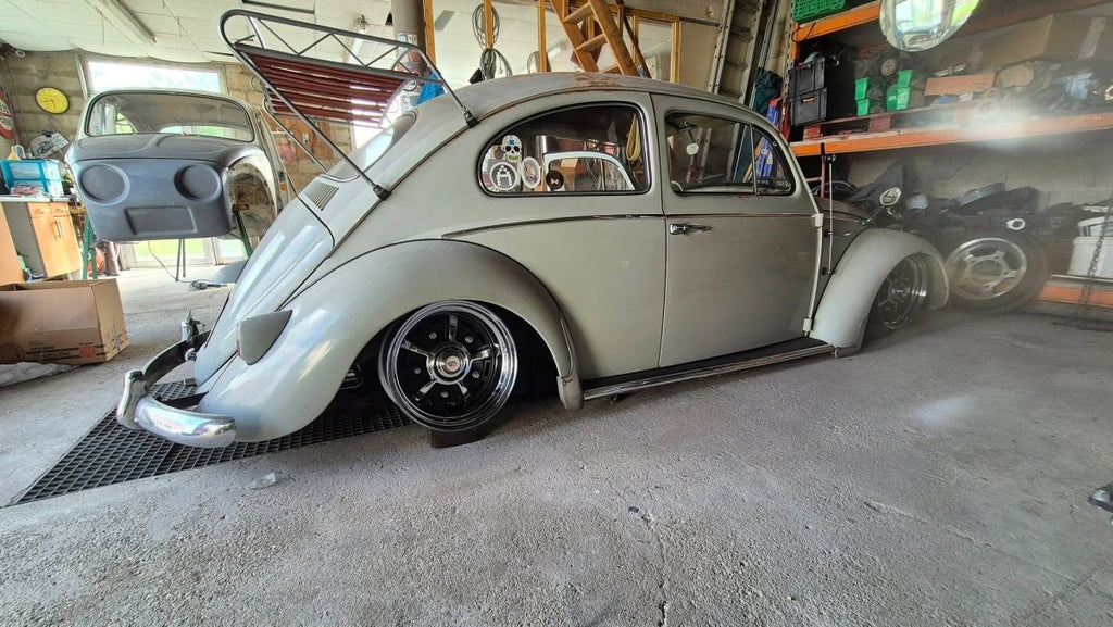 VW Käfer / T2a / Typ 3 | Felge BBT Sprintstar 8x15 ET 0, 5x205 Chrom/Schwarz