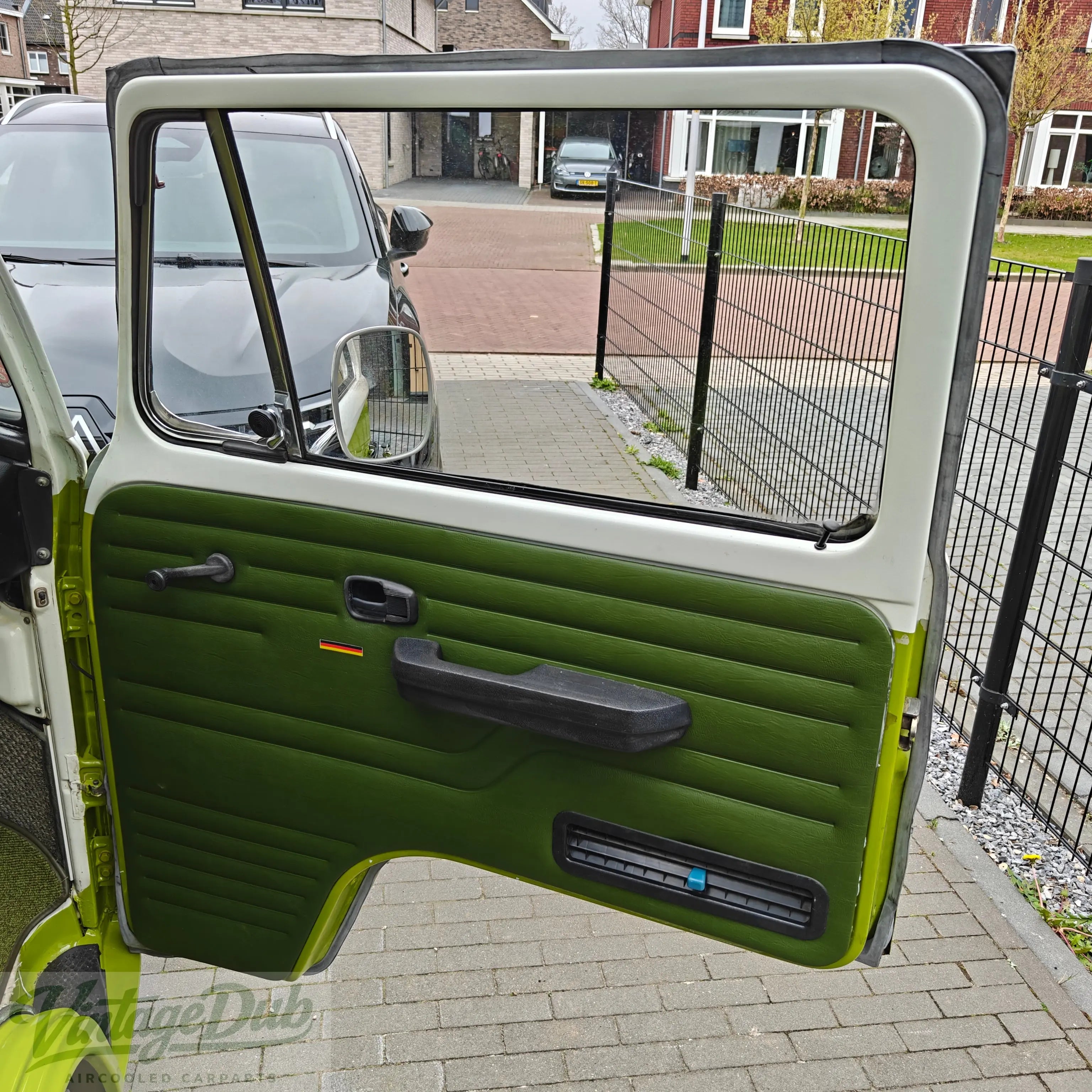VW T2 68-79 deurrubber 68-79 rechts duitse kwaliteit VEWIB — VintageDub
