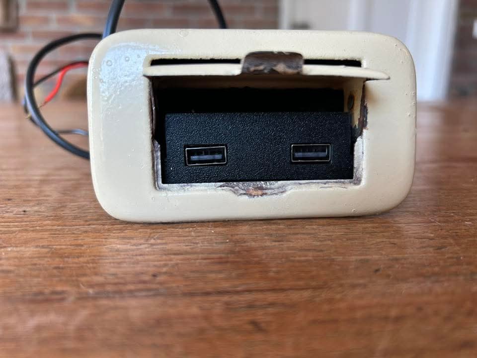 VW T1 | USB-Lader für Aschenbecher, 6/12 Volt