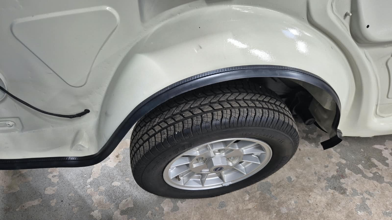 VW Typ 3 | Dichtung Unterseite Kotflügel/Radhaus hinten - Paar | 311 821 331C