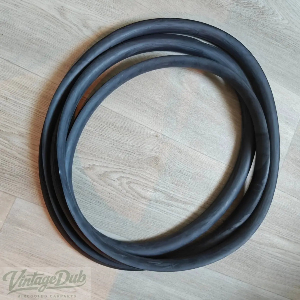 VW T2 67-79 Voorruitrubber voorgevormd zonder lijstgroef 211845121 — VintageDub